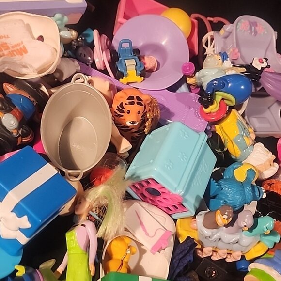 Lot Of Small Toys  ~Vintage/Modern Barbie Accessories , Mini Toys - Picture 6 of 6